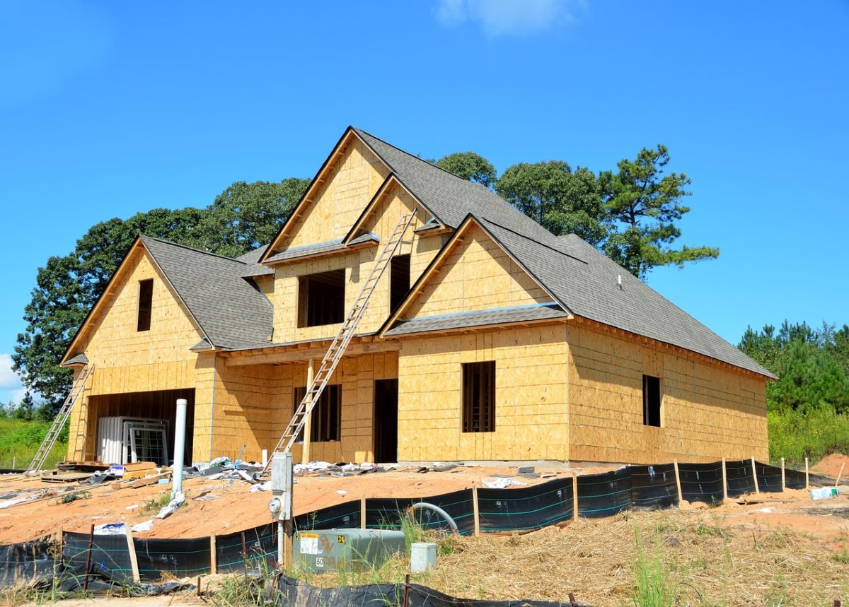 Zgodnie z obowiązującymi kodeksami świeżo konstruowane domy muszą być oszczędnościowe.